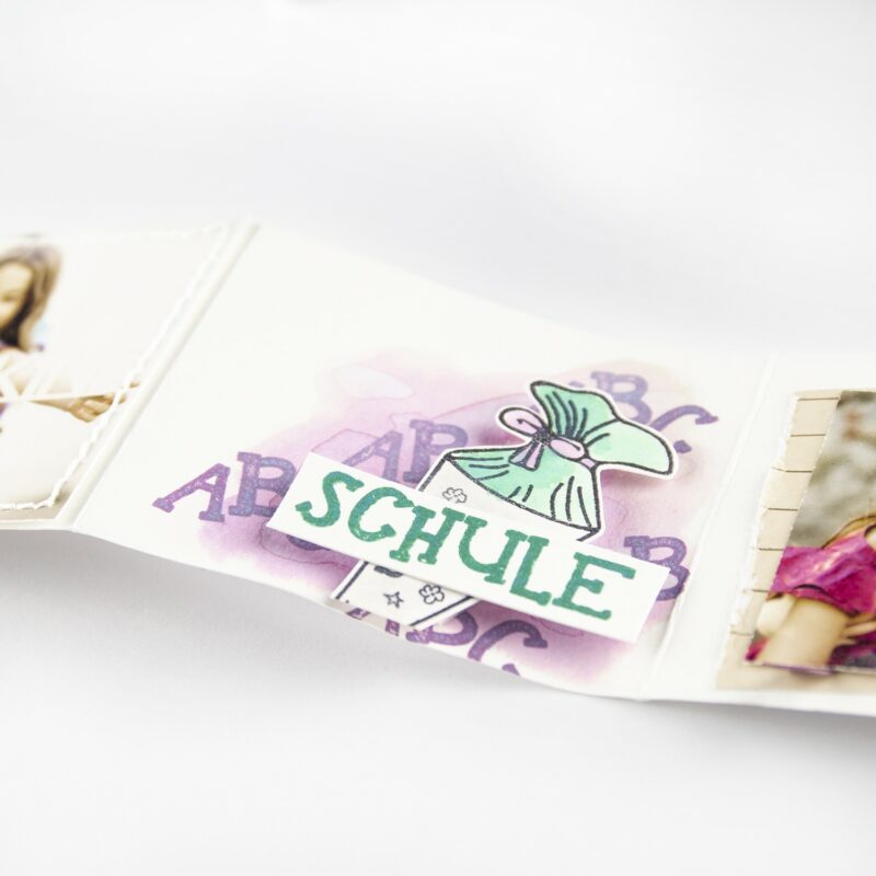 Minialbum in der Schultasche - mit Plotterfreebie | Unsere kleine Bastelstube- DIY Bastelideen für Feste & Anlässe Minialbum in der Schultasche - mit Plotterfreebie | Unsere kleine Bastelstube - DIY Bastelideen für Feste & Anlässe