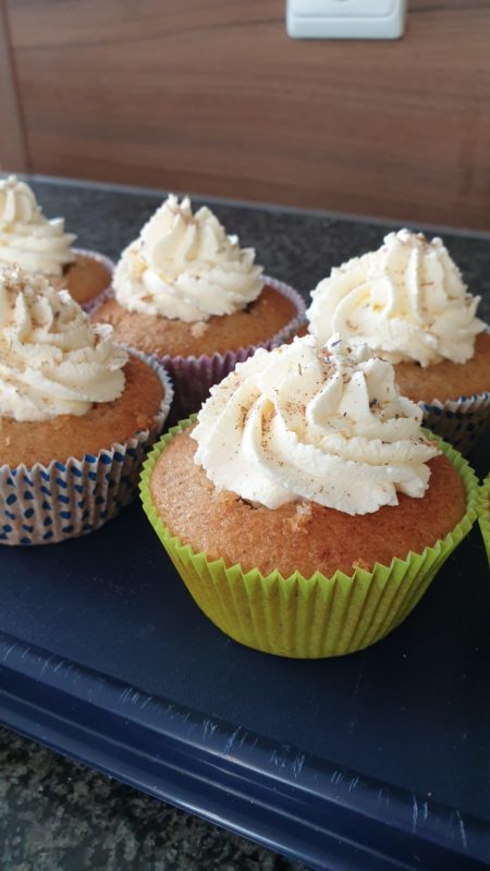 Fenster #13 Rezept Bratapfel Cupcakes | Unsere kleine Bastelstube- DIY Bastelideen für Feste & Anlässe Fenster #13 Rezept Bratapfel Cupcakes | Unsere kleine Bastelstube - DIY Bastelideen für Feste & Anlässe