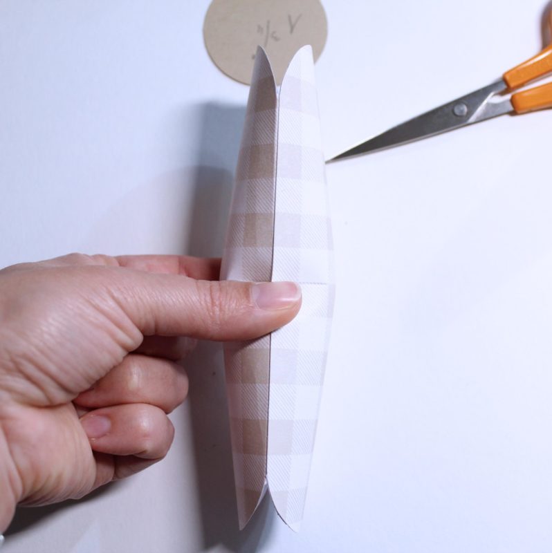 Fenster #4 Herz Verpackung für deine Gäste | Unsere kleine Bastelstube- DIY Bastelideen für Feste & Anlässe Fenster #4 Herz Verpackung für deine Gäste | Unsere kleine Bastelstube - DIY Bastelideen für Feste & Anlässe