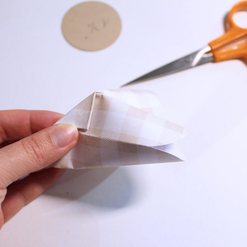 Fenster #4 Herz Verpackung für deine Gäste | Unsere kleine Bastelstube- DIY Bastelideen für Feste & Anlässe Fenster #4 Herz Verpackung für deine Gäste | Unsere kleine Bastelstube - DIY Bastelideen für Feste & Anlässe