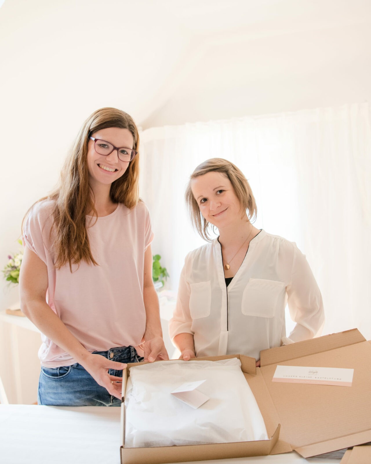 unsere-kleine-bastelstube-martina-thorstaetter-manuela-meister-stempeln-bastelshop