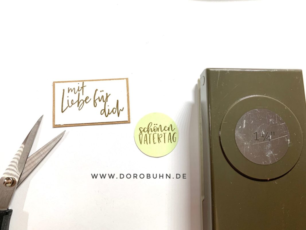 DIY Vatertagsgeschenk Minialbum mit Anhängerstanze | Unsere kleine Bastelstube - DIY Bastelideen für Feste & Anlässe