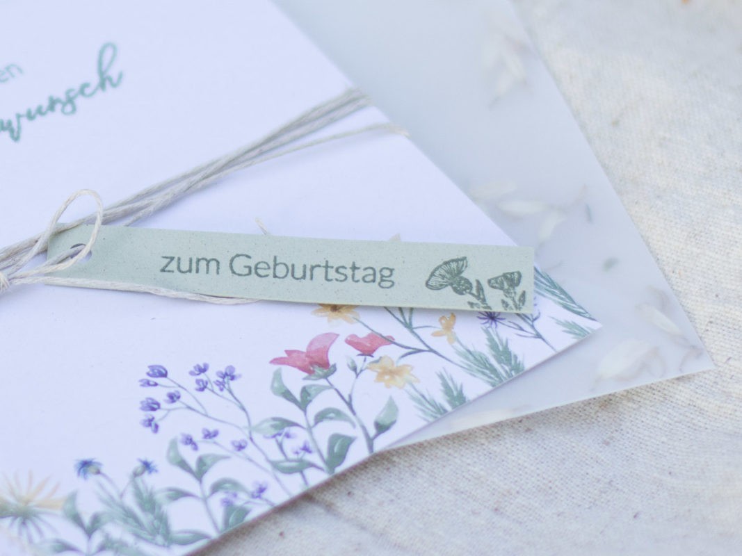 Geburtstagsfeier mit Wiesenblumen-DIY-Wiesenblumen-Garten-Einladung-Karte-basteln-UKBS-8