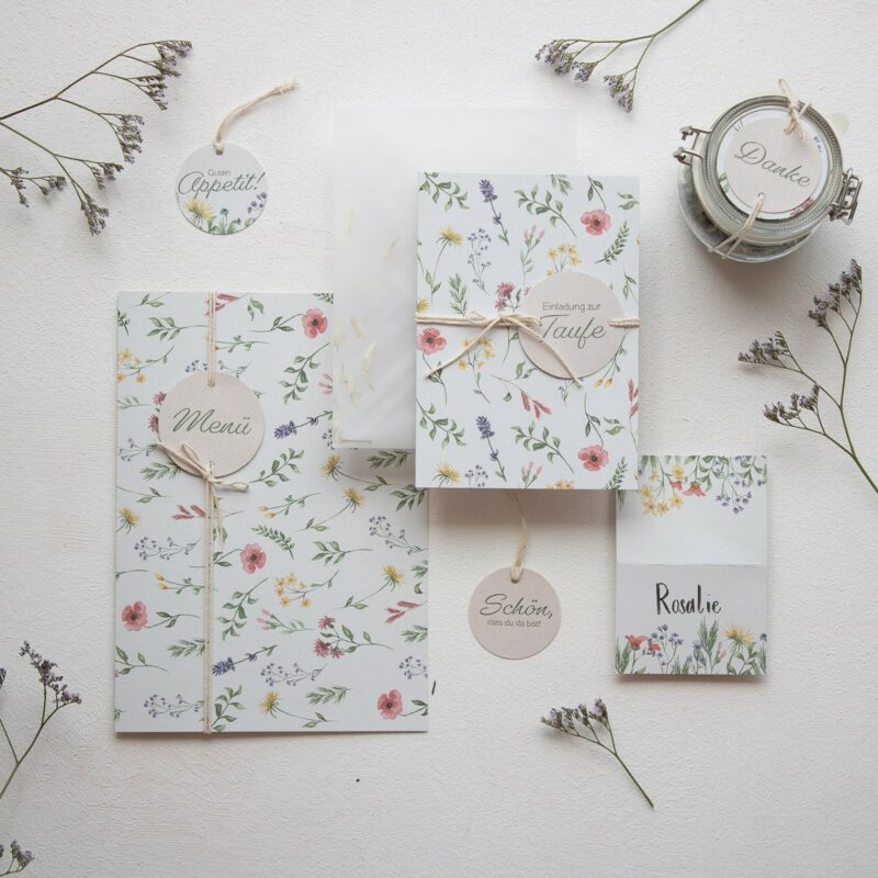 DIY SET WIESENBLUMEN | Einladungskarten und Tischdeko Taufe für Mädchen basteln | Unsere kleine Bastelstube- DIY Bastelideen für Feste & Anlässe Einladungskarten und Tischdeko Taufe