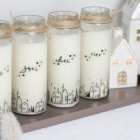 Glas bestempelt mit Weihnachtsmotiven - Adventskranz