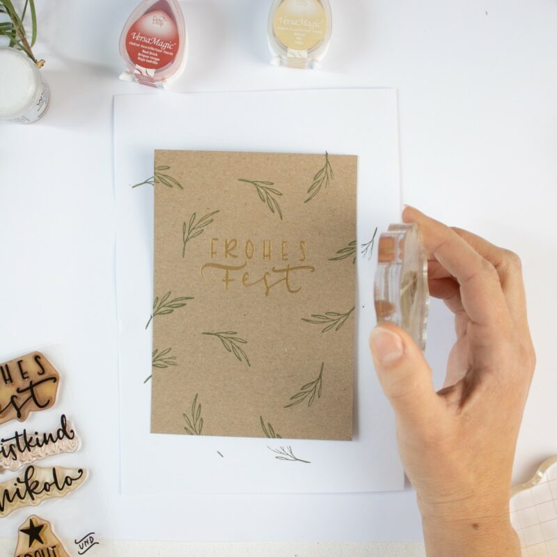 Weihnachtskarte mit Embossing einfach selber machen | Unsere kleine Bastelstube- DIY Bastelideen für Feste & Anlässe Weihnachtskarte mit Embossing einfach selber machen | Unsere kleine Bastelstube - DIY Bastelideen für Feste & Anlässe