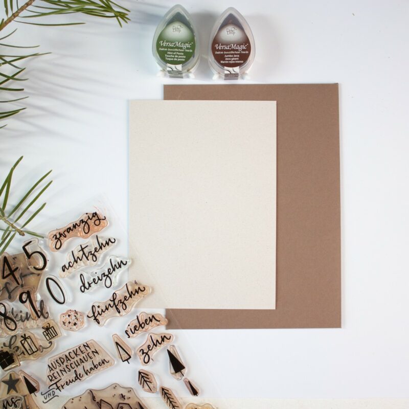 Schlichte Weihnachtskarte basteln | Unsere kleine Bastelstube- DIY Bastelideen für Feste & Anlässe Schlichte Weihnachtskarte basteln | Unsere kleine Bastelstube - DIY Bastelideen für Feste & Anlässe