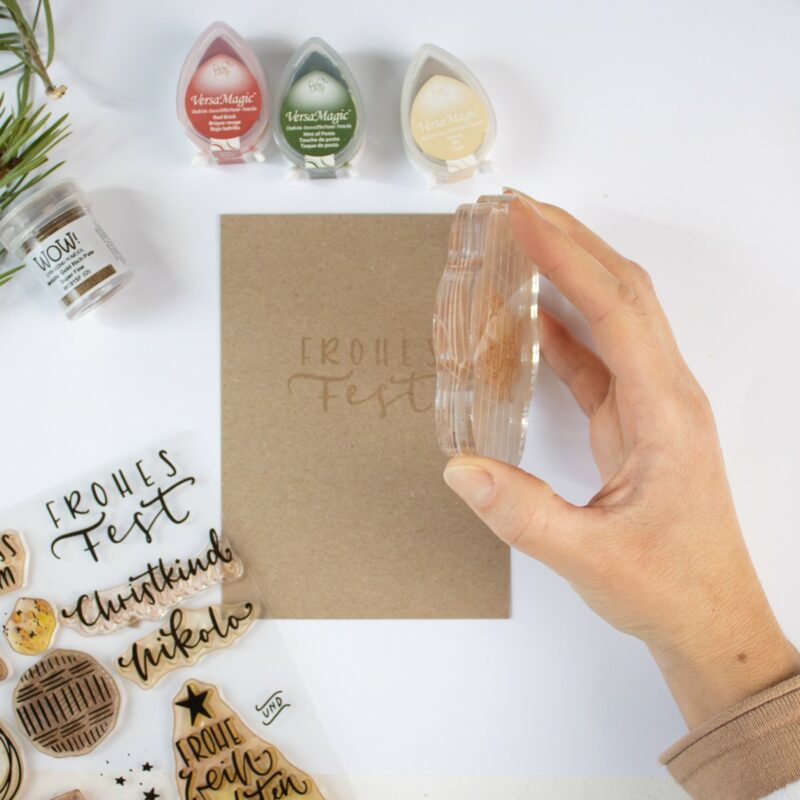 Weihnachtskarte mit Embossing einfach selber machen | Unsere kleine Bastelstube- DIY Bastelideen für Feste & Anlässe Weihnachtskarte mit Embossing einfach selber machen | Unsere kleine Bastelstube - DIY Bastelideen für Feste & Anlässe
