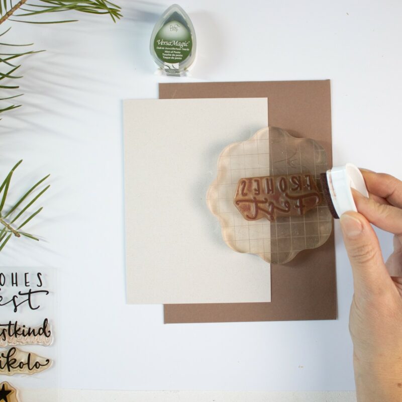 Schlichte Weihnachtskarte basteln | Unsere kleine Bastelstube- DIY Bastelideen für Feste & Anlässe Schlichte Weihnachtskarte basteln | Unsere kleine Bastelstube - DIY Bastelideen für Feste & Anlässe