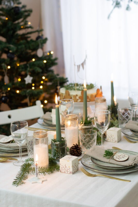 Weihnachtliche Tischdekoration im nordischen Stil einfach selber machen