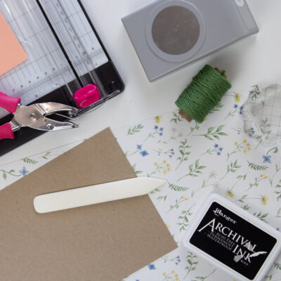 Einladungskarte zur Taufe für Jungen und Mädchen mit Wiesenblumen selber machen | Unsere kleine Bastelstube- DIY Bastelideen für Feste & Anlässe Einladungskarte zur Taufe für Jungen und Mädchen mit Wiesenblumen selber machen | Unsere kleine Bastelstube - DIY Bastelideen für Feste & Anlässe