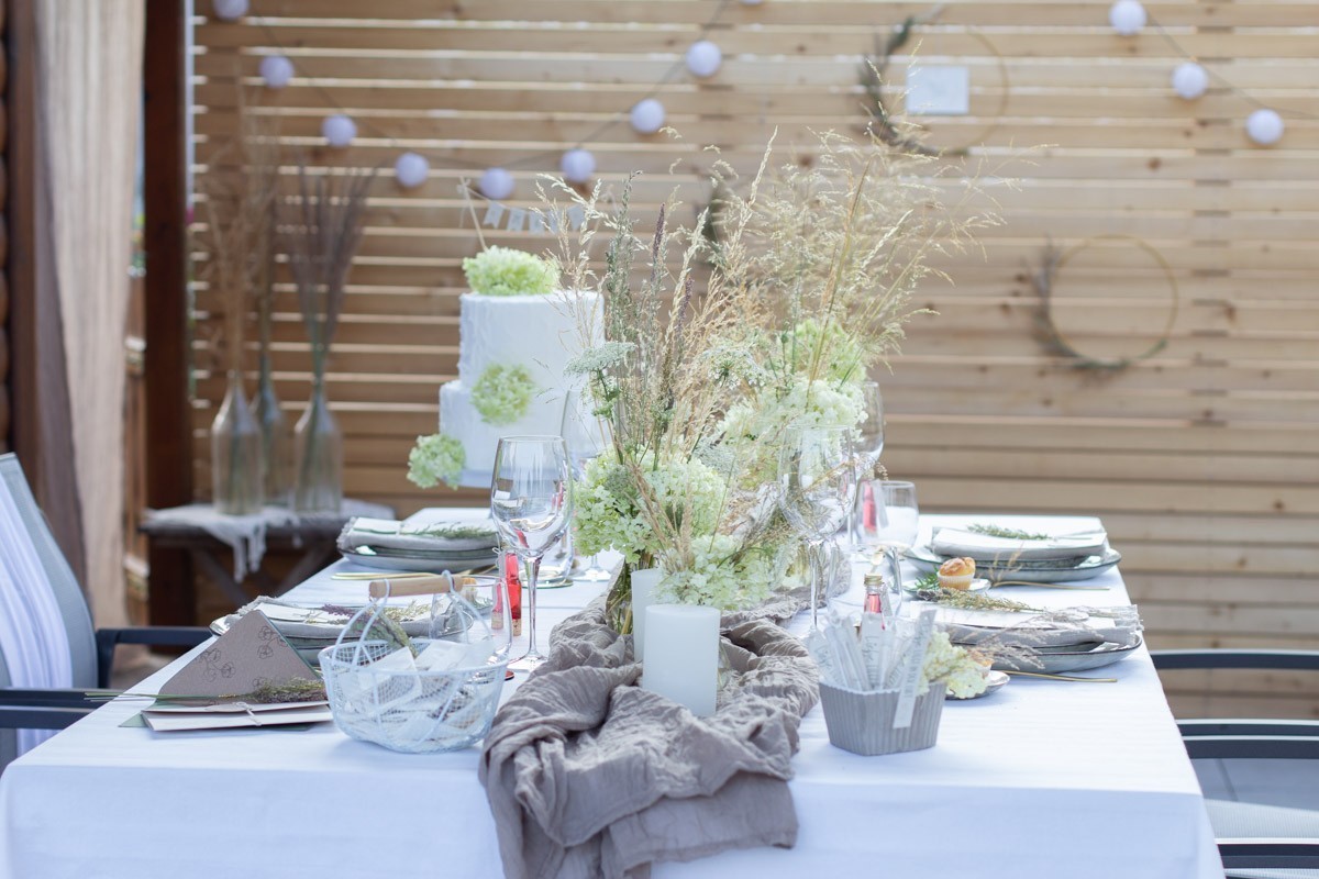 Tischdeko Gartenhochzeit selber machen