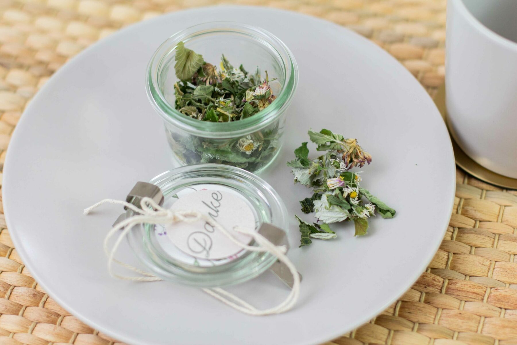 Tischdekoration Wiesenblumen mit rosa Blümchen | Unsere kleine Bastelstube - DIY Bastelideen für Feste & Anlässe