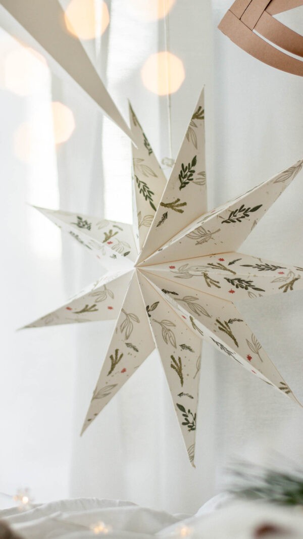 Papierstern auffaltbar 60 cm weiß | Rico Design | Unsere kleine Bastelstube - DIY Bastelideen für Feste & Anlässe