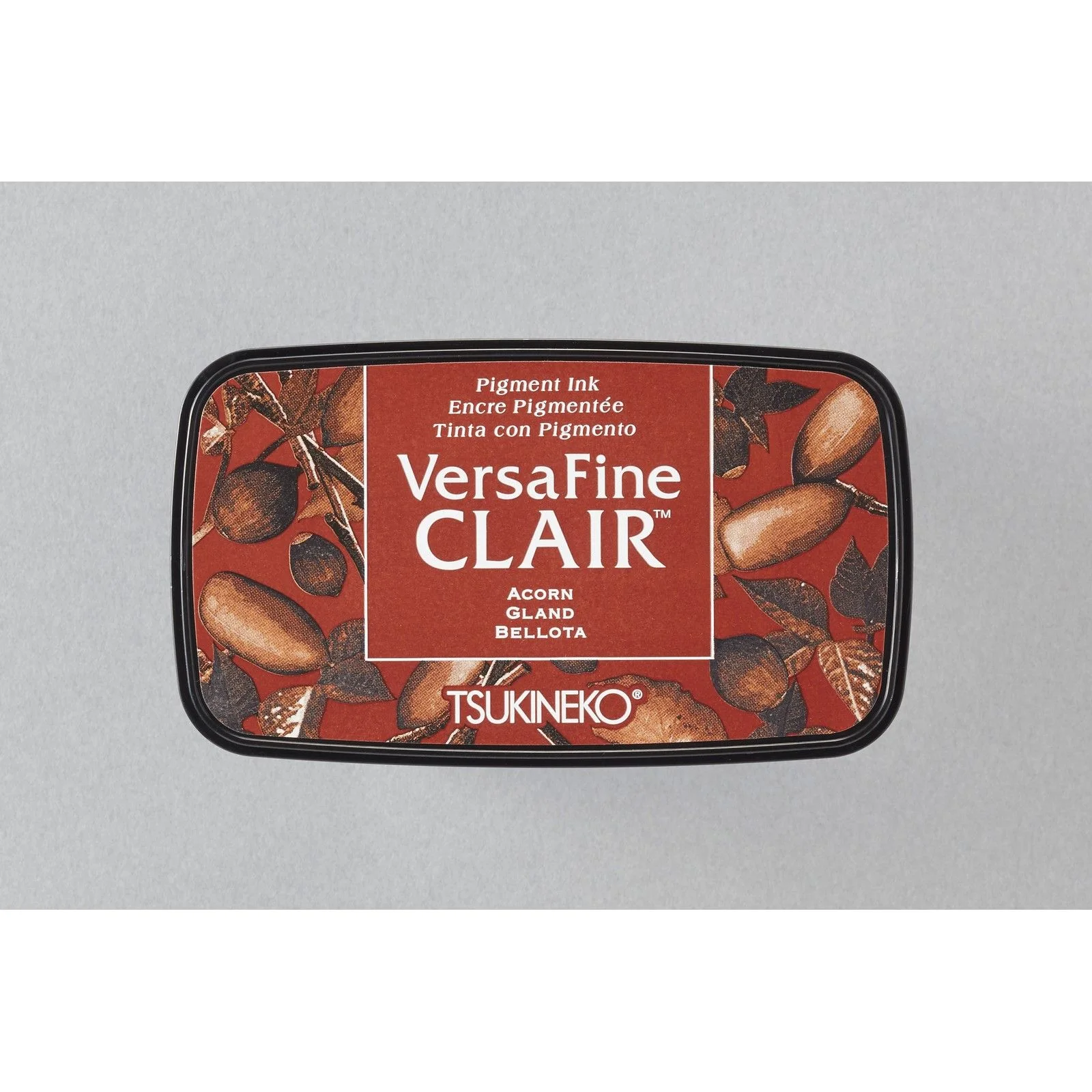 VersaFine Clair Stempelkissen Acorn – Tsukineko VersaFine Clair Stempelkissen Acorn von Tsukineko in Braun für detailreiche Stempelabdrücke und Embossing