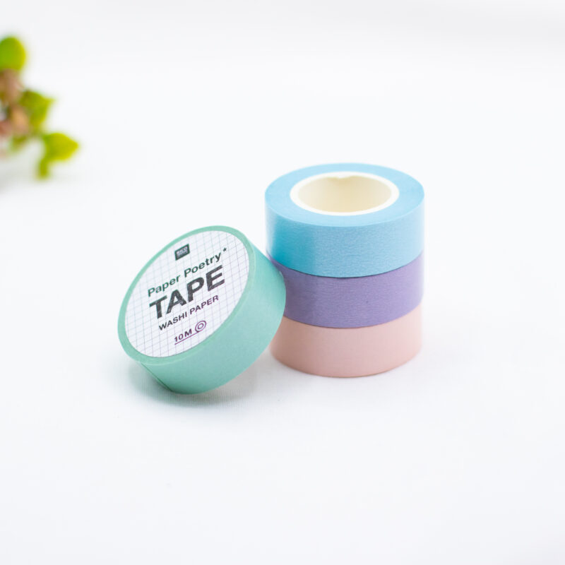 Einfarbiges Paper Poetry Washi Tape mit 15 mm Breite und 10 m Länge – selbstklebend und wieder ablösbar.